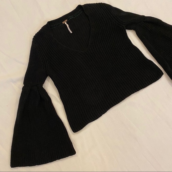 FREE PEOPLE by Urban Outfitters Women Black Bell Sleeve Boho Sweater Size XS - Picture 2 of 6